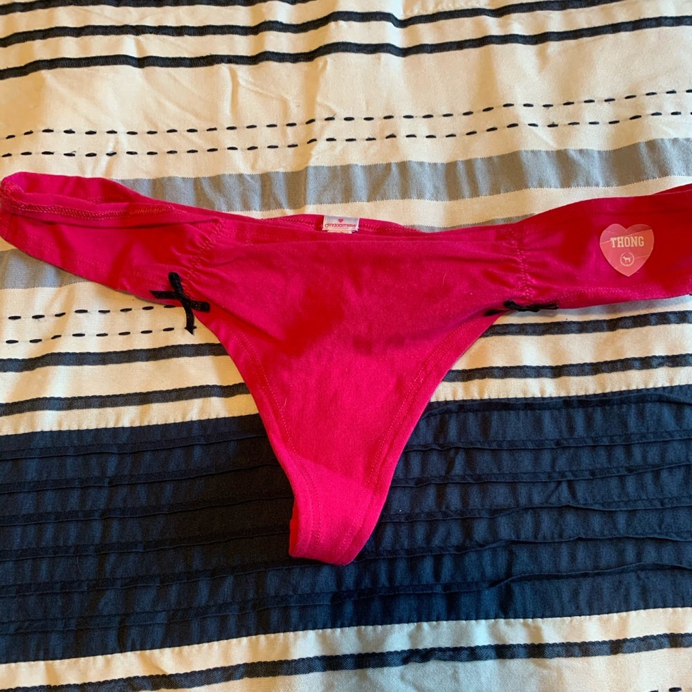 VINTAGE NWT Victoria’s Secret PINK Thong SIZE L